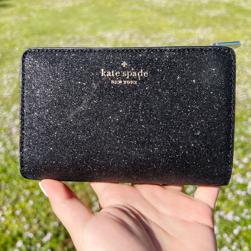 Kate Spade Giftable Boxed Medium Compact Bifold Wallet - Picture 2 of 5